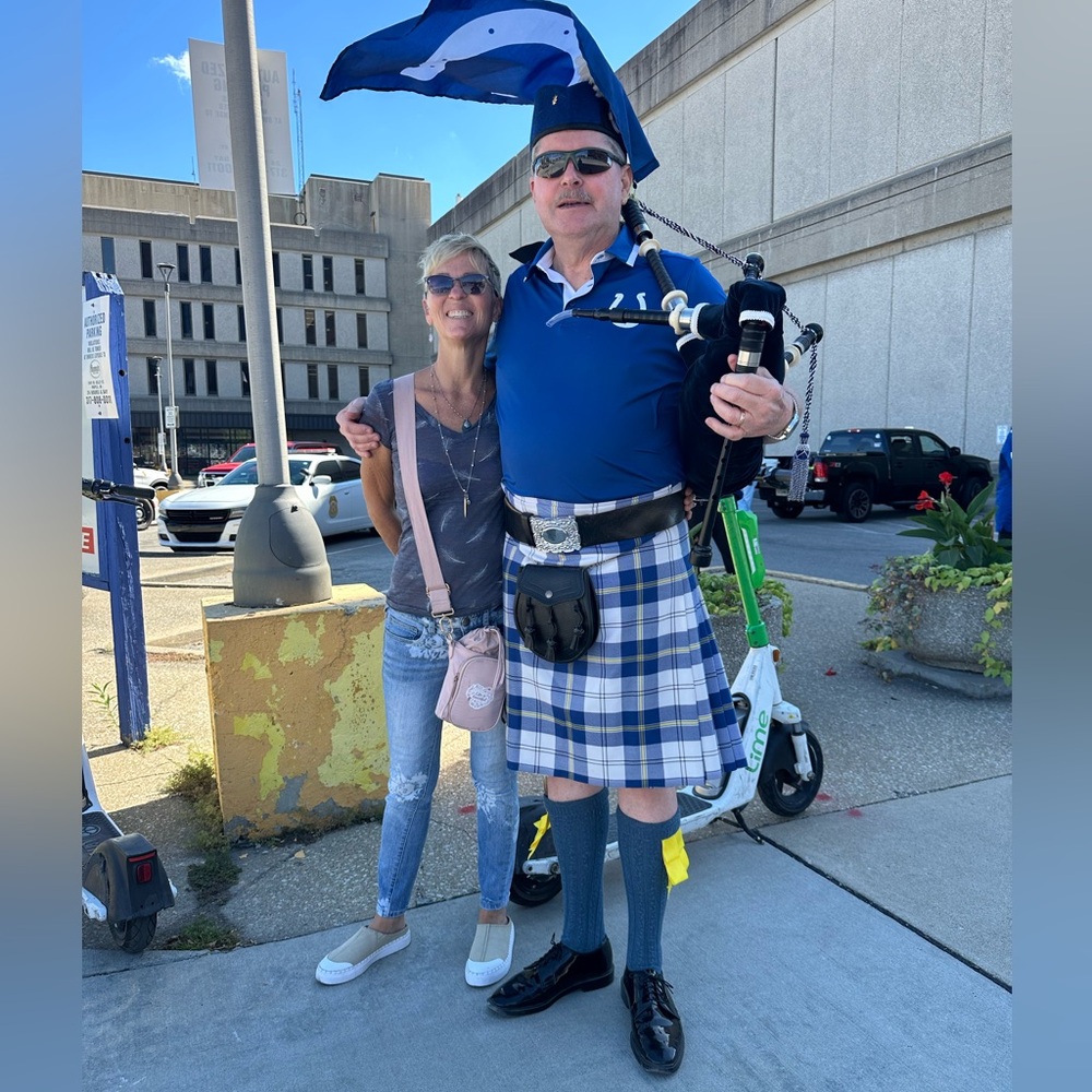 !!!!!CLICK ON THIS LISTING TO FOLLOW ME WHEN I GO LIVE!!!!!